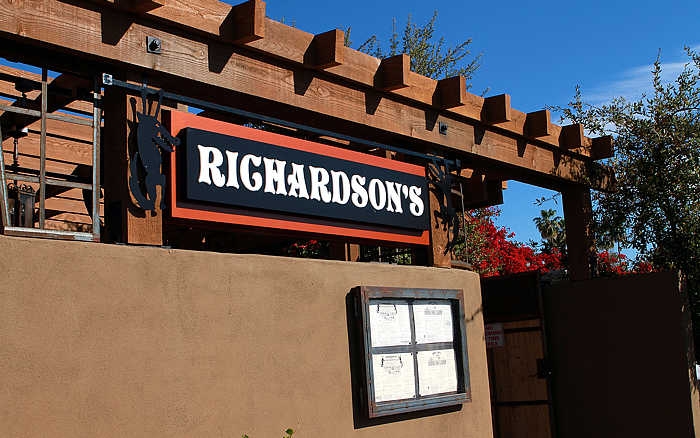richardsons-front-sign